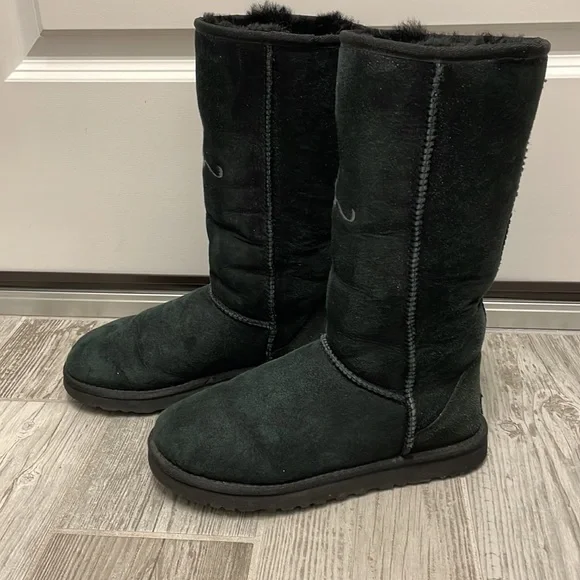 Uggs tall - black - size 7 - Picture 2 of 7